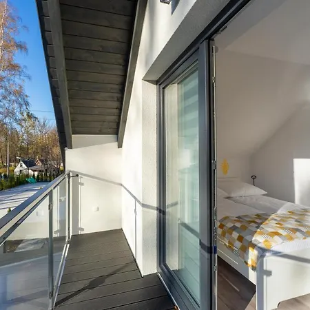 Urocze Ubocze Luksusowe ウストロン