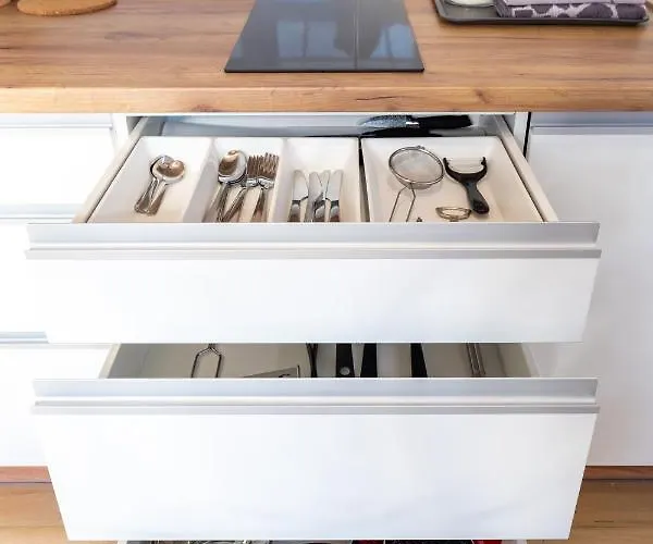 Urocze Ubocze Luksusowe אוסטראון