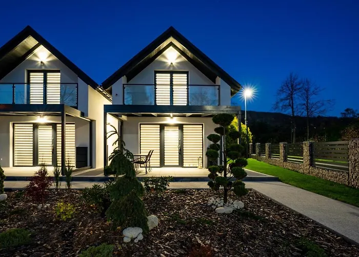 Urocze Ubocze Luksusowe אוסטראון